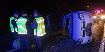 Otomobil 30 metre sürüklendi: 3’ü çocuk 5 yaralı