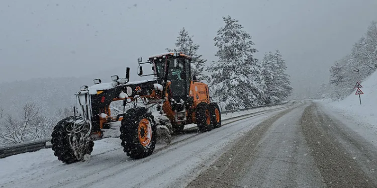Karabük’te 85 köy yolu ulaşıma kapandı