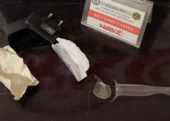 Uyuşturucu maddeyi şarj adaptörüne saklayan şüpheli yakalandı