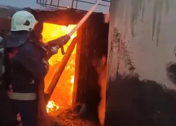 Ağrı’da tüp patladı, alevler geceyi aydınlattı