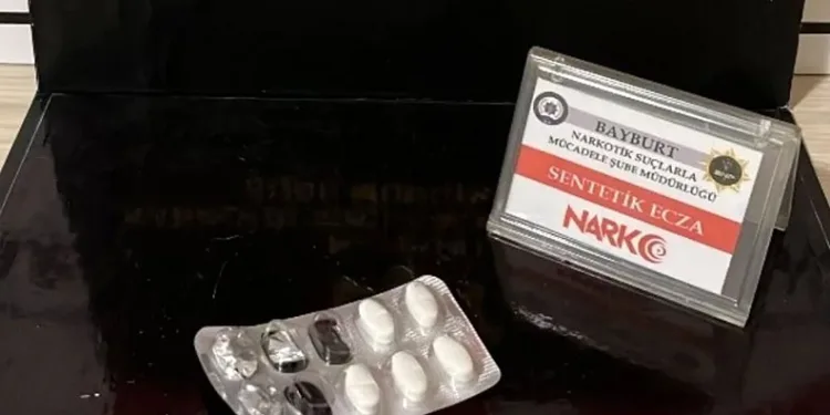Bayburt’ta bir miktar sentetik hap ele geçirildi