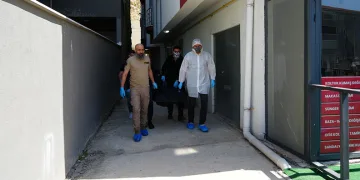 Apartmanı saran kokunun ardından vahşet çıktı