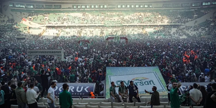 Taraftar sevgisi hastanelik etti