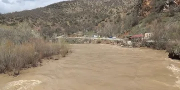Tunceli’de, ilkbaharla birlikte çayların debisi yükseldi