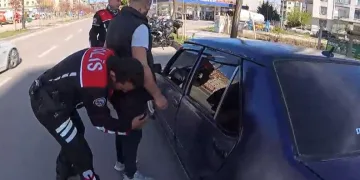 Ruhsatsız tabancayla yakalandı, gözaltına alındı