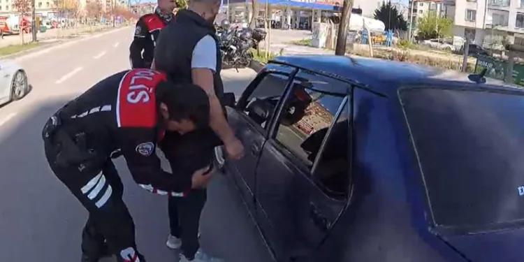 Ruhsatsız tabancayla yakalandı, gözaltına alındı