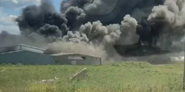 Kocaeli’de boya fabrikasında yangın çıktı