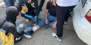 Otomobil ile motosiklet çarpıştı: 1 yaralı