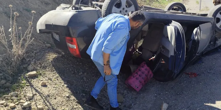 Başkale yolunda trafik kazası: 2 yaralı