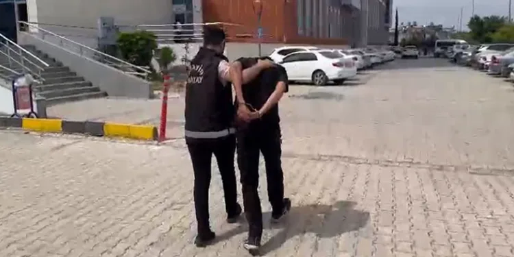 Silahla araç kurşunlayan şahıs tutuklandı