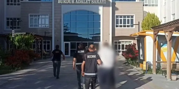 Rüşvet operasyonunda 2 tutuklama