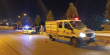 İki otomobil çarpıştı: 2 yaralı