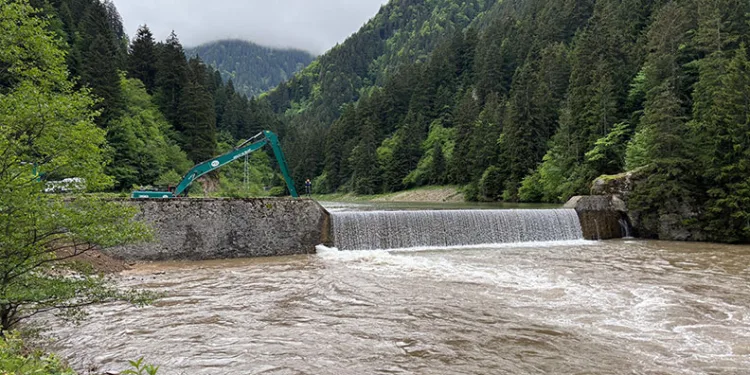 Suudi Arabistan uyruklu çocuğu düştüğü derede 4 gündür arıyorlar