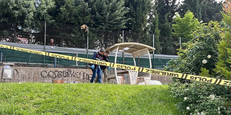 Parkta erkek cesedi bulundu