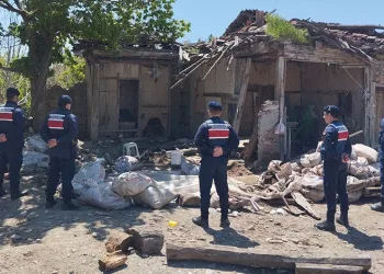 Kaçak kazı Roma mozağini ortaya çıkarttı