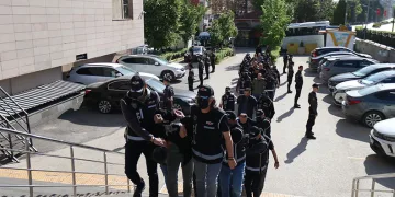 Maydonoz Döner’e yapılan operasyonda 23 şüpheli yakalandı