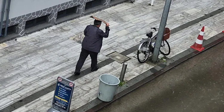 Şehir merkezinde dolu yağışı etkili oldu