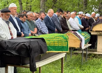 Aynı evden 3 cenaze