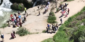 Dede-torun fotoğraf çektirirken Melendiz Çayı’na düştü