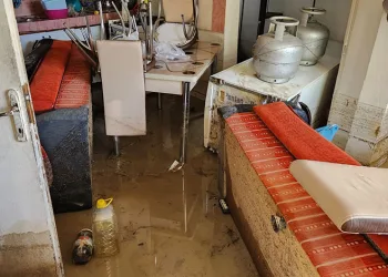 Depremden kaçarak sığındıkları yeni yuvalarında sel afetini yaşadılar