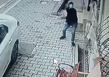 Boşanmak isteyen eşinin evinde kezzapla dehşet saçtı