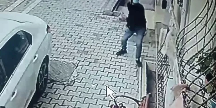 Boşanmak isteyen eşinin evinde kezzapla dehşet saçtı