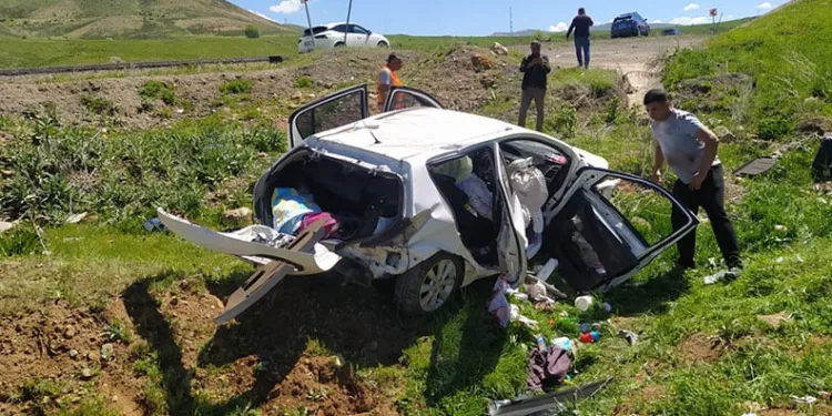 Feci kaza: Baba öldü, eşi ve çocuğu yaralandı