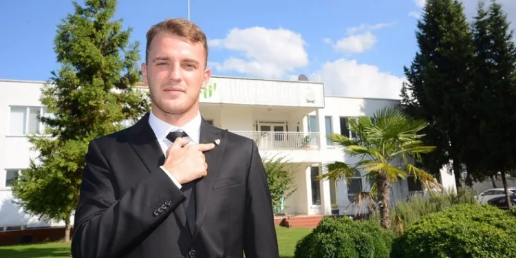 Ertuğrul Ersoy için özel ve anlamlı imza töreni