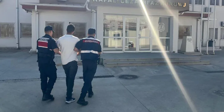 Kuşadası JASAT’tan sahilde operasyon