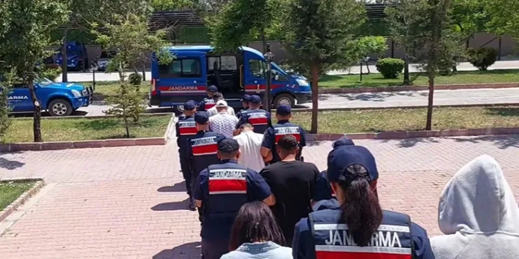 Aksaray’da uyuşturucudan gözaltına alınan 3 kişi tutuklandı