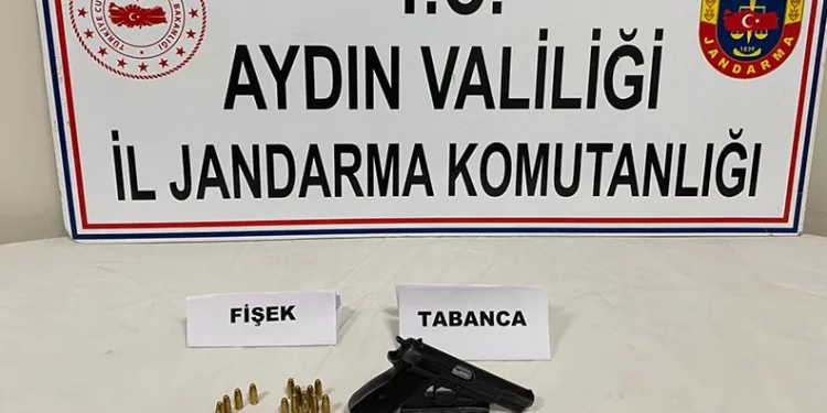 Koçarlı’da ruhsatsız silah ele geçirildi