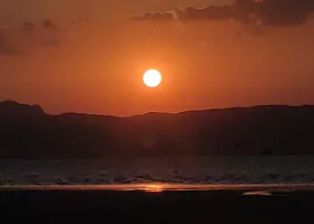 Erçek Gölü’nde muhteşem gün batımı