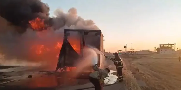Mardin’de seyir halindeki kamyon alev aldı