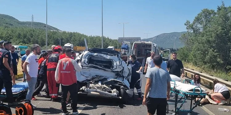 Menteşe’de kaza: 2’si ağır 4 yaralı