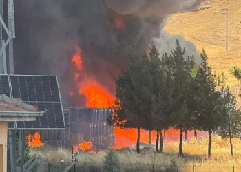 Batman OSB’de fabrika yangını