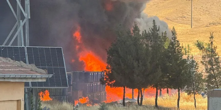 Batman OSB’de fabrika yangını