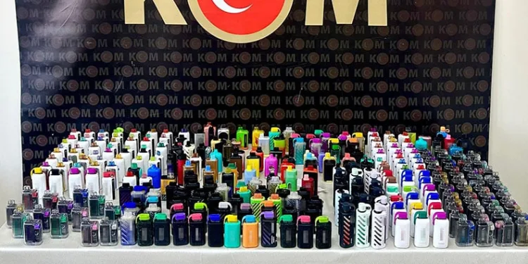 Tütün ürünleri kaçakçıları yakayı ele verdi