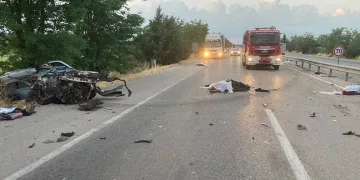 Balıkesir’de feci kaza: 3 ölü, 1 yaralı