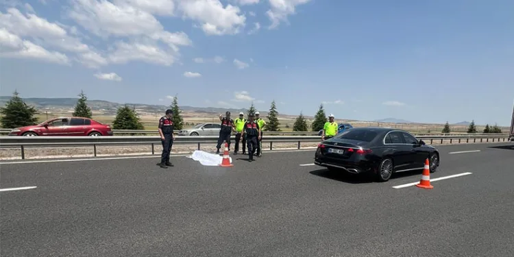 Polatlı otobanda otobüsün çarptığı yaya hayatını kaybetti