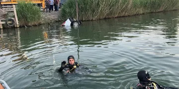 Ereğli’de el freni çekilmeyen araç nehre uçtu