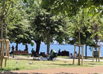 Bakırköy sahili bayram tatilinin son gününde doldu taştı