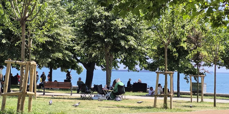 Bakırköy sahili bayram tatilinin son gününde doldu taştı