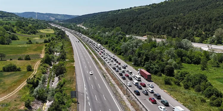 Bayram trafiği durma noktasına geldi