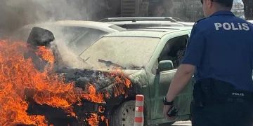 Ankara’da bir araç alev alev yandı