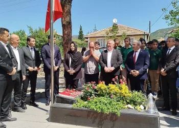 Aybüke öğretmen şehadetinin 8. yıl dönümünde dualarla anıldı