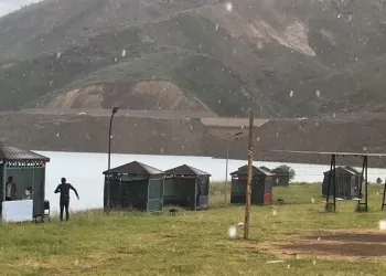 Yüksekova’da sağanak yağış etkili oldu