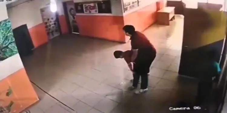 Saniyelerle yarıştı, öğrencisinin hayatını kurtardı