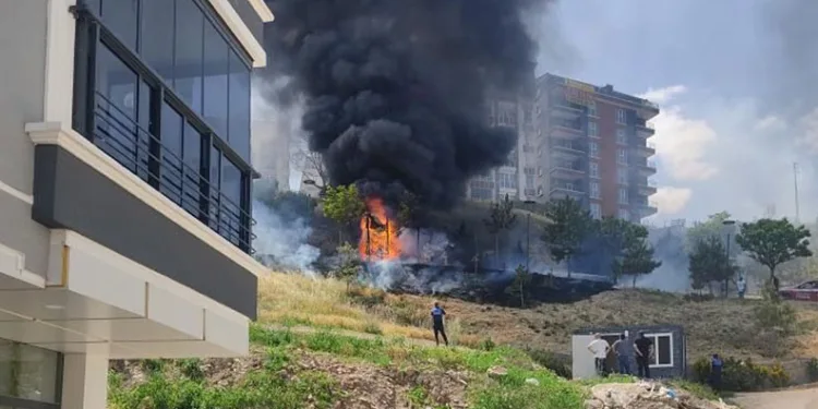 Ankara’da bir parkın 2 çocuk tarafından yakıldığı iddia edildi