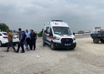 Osmaniye’de araçla çarpışan motosikletteki 2 kişi yaralandı