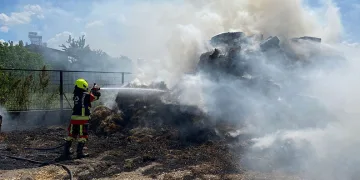 Balıkesir’de 500 balya saman kül oldu